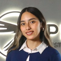 Valeria Flores